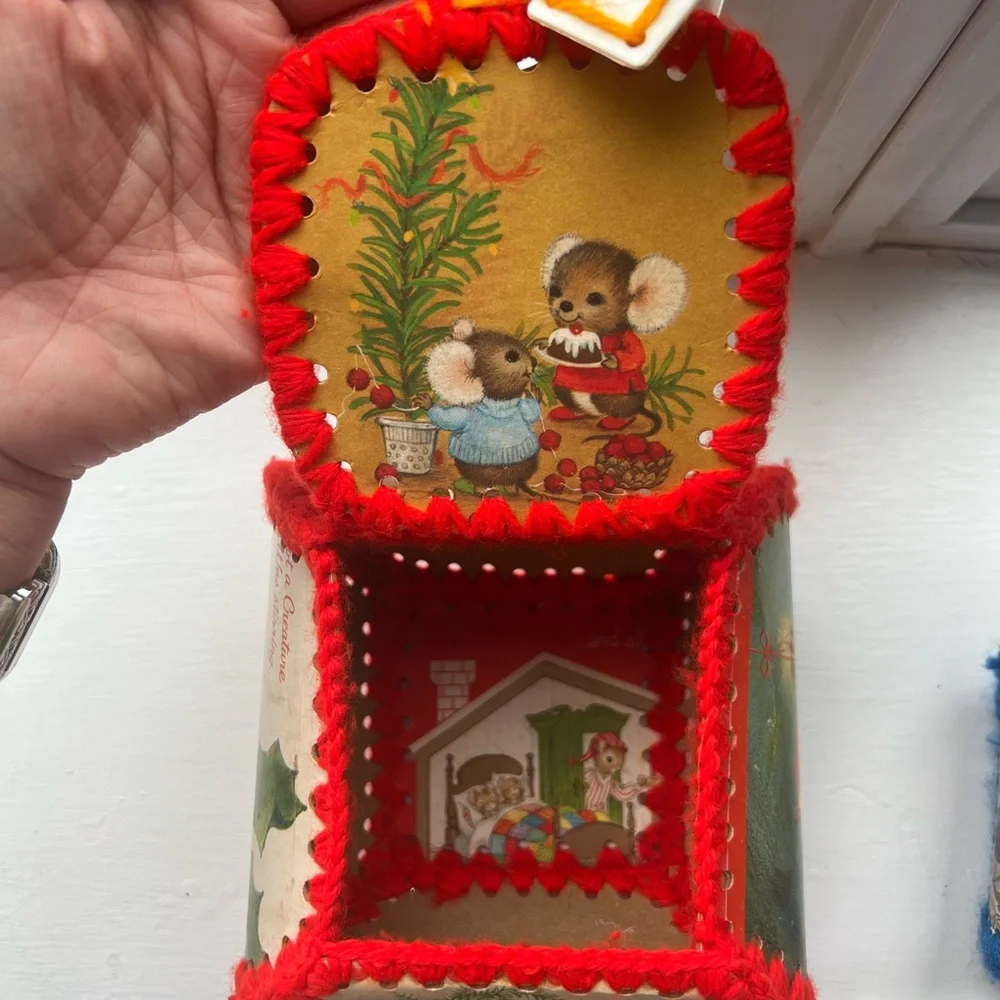 Vintage Handmade Christmas Mouse Gift Boxes (Set of 2) - Picture 4 of 7